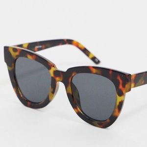 Oversized chunky cat eye sunglasses in tortoise